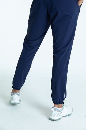 TAILORED AND TRIM GOLF JOGGER PANT
